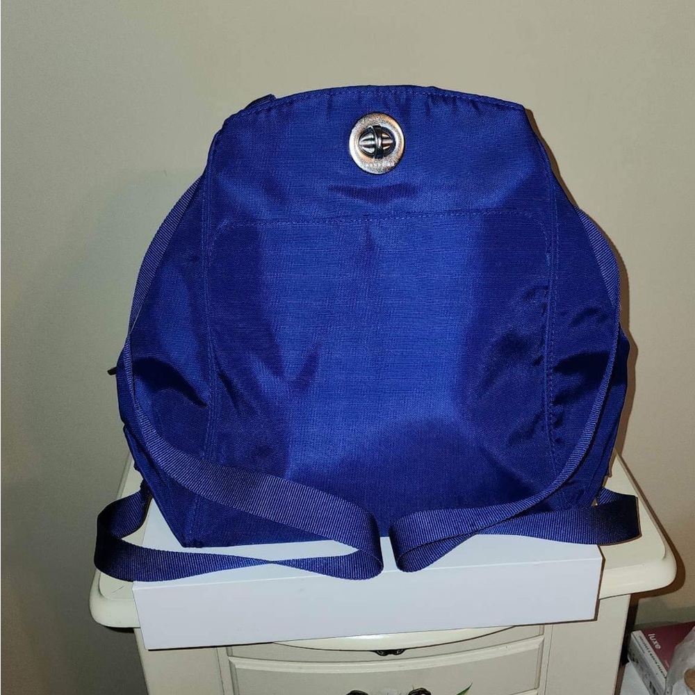 Lightweight travel back pack